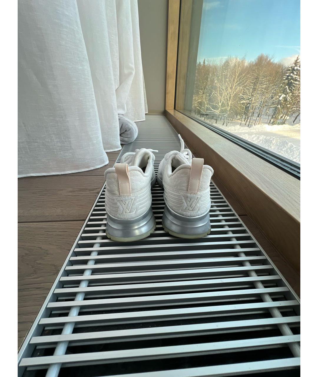 LOUIS VUITTON Белые текстильные низкие кроссовки / кеды, фото 4