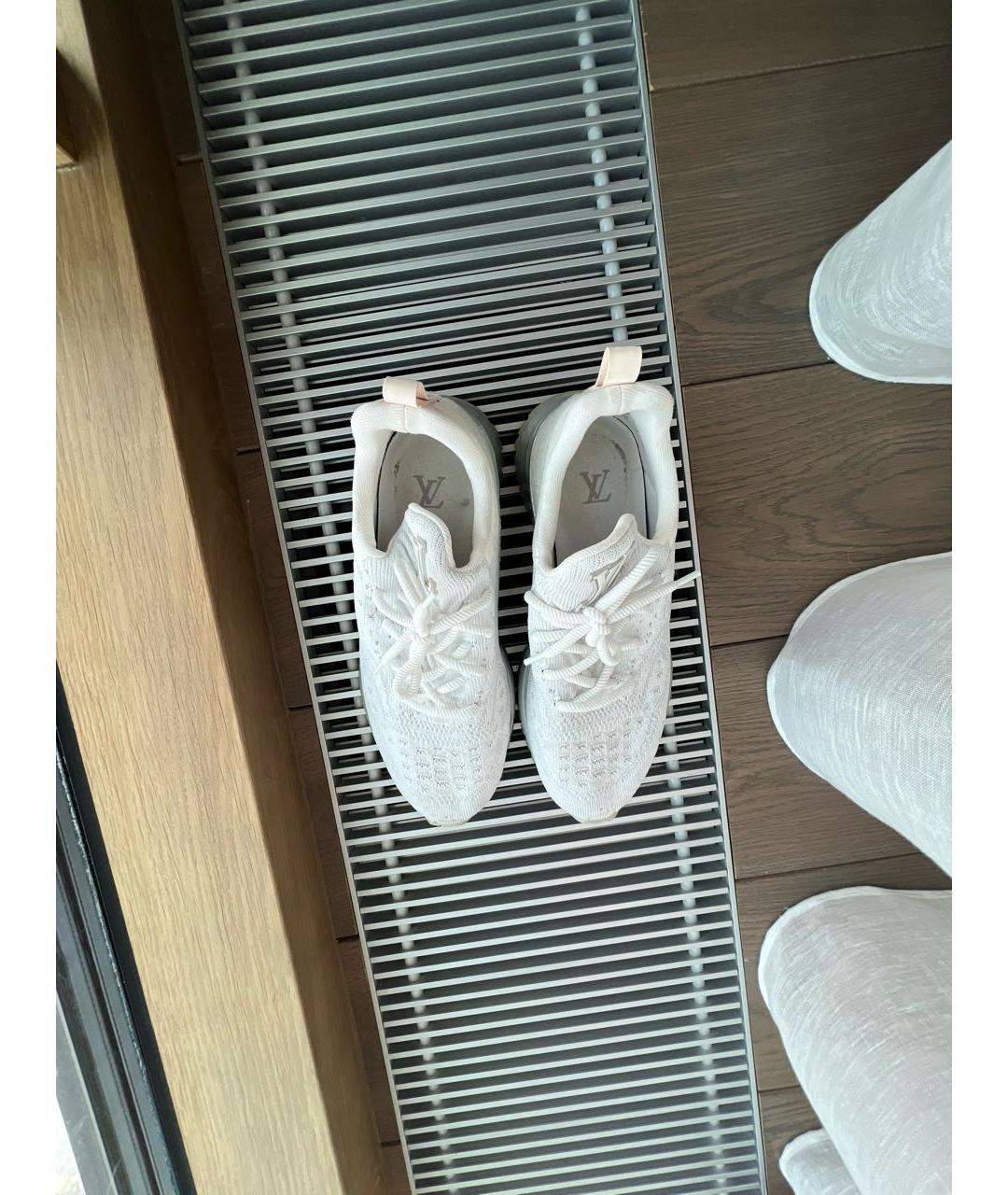 LOUIS VUITTON Белые текстильные низкие кроссовки / кеды, фото 3