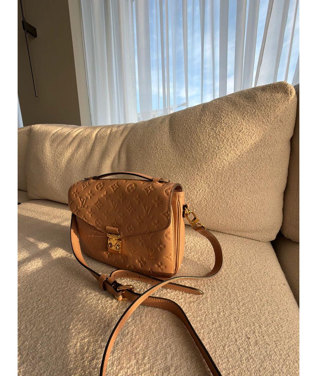 LOUIS VUITTON Бежевая кожаная сумка с короткими ручками, фото 5