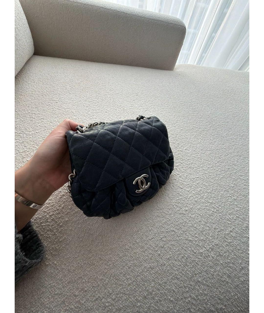 CHANEL Темно-синяя кожаная сумка через плечо, фото 2