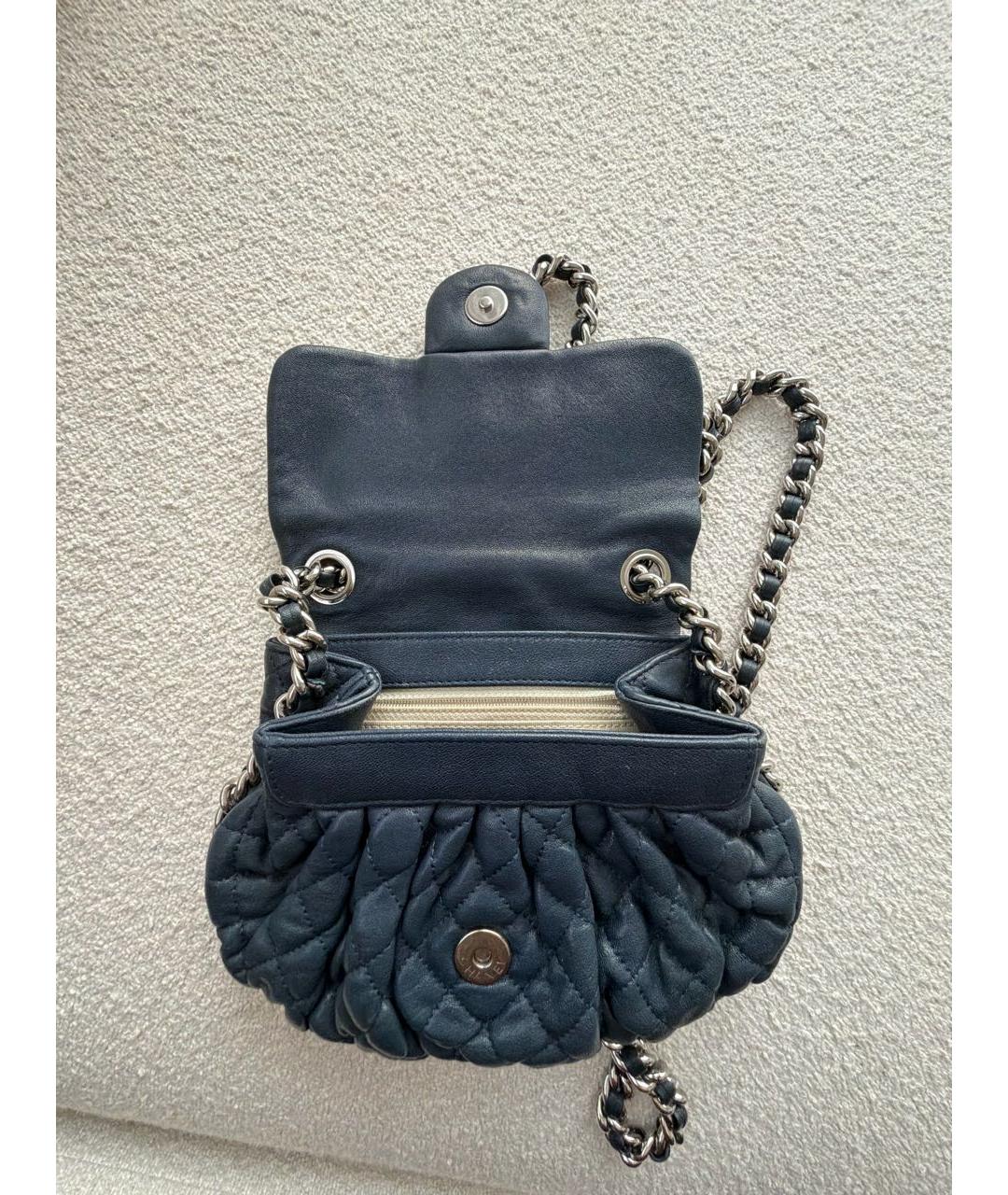 CHANEL Темно-синяя кожаная сумка через плечо, фото 4