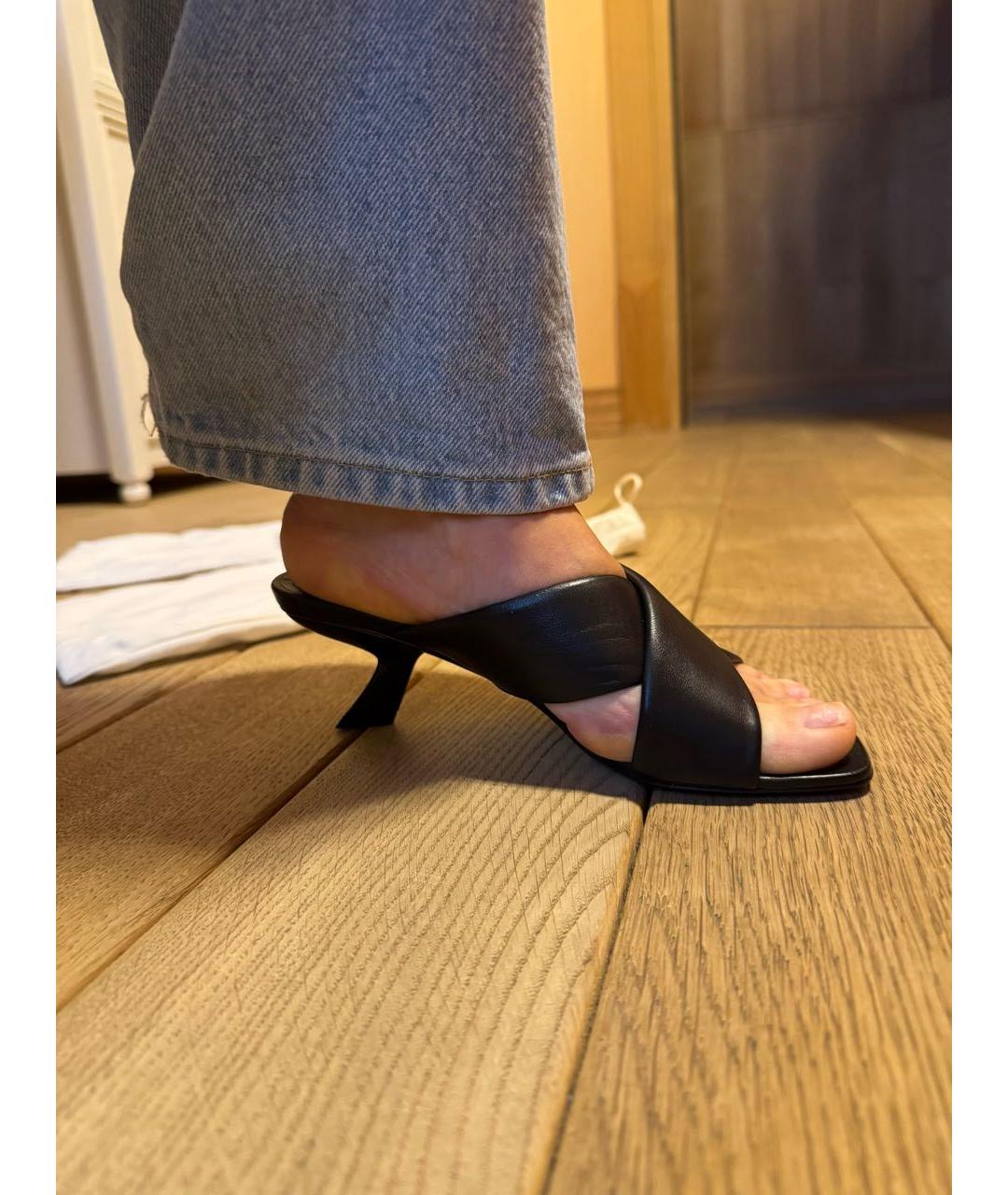 FERRAGAMO Черные кожаные босоножки, фото 4