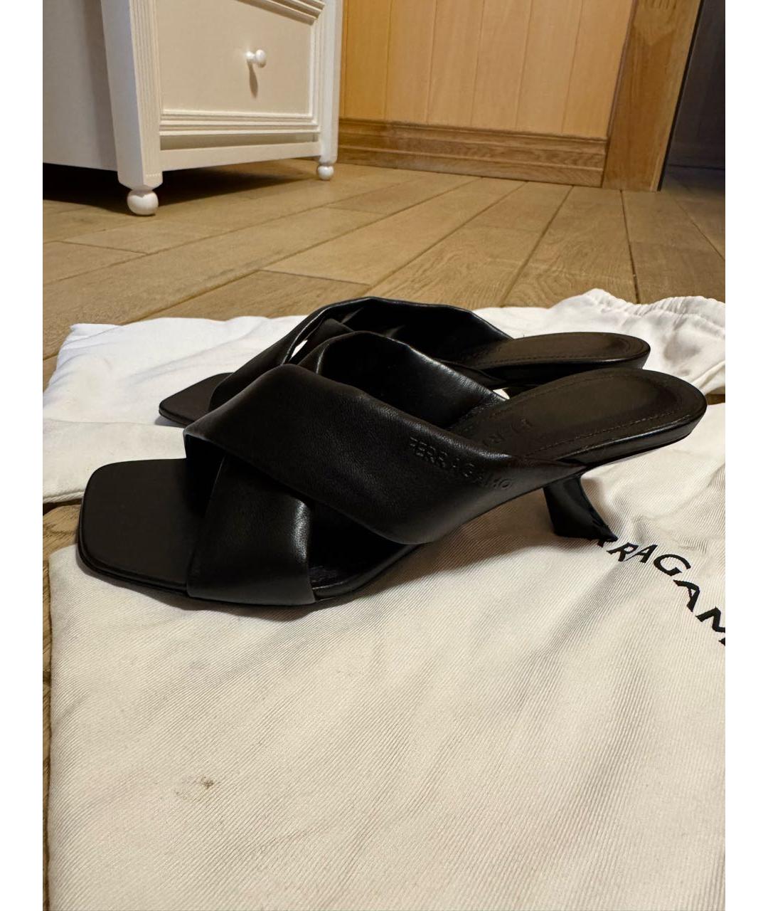 FERRAGAMO Черные кожаные босоножки, фото 7