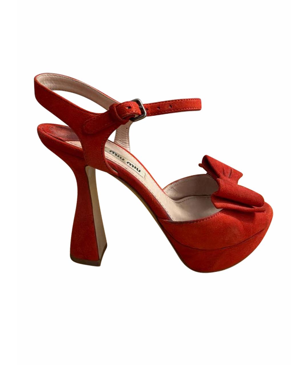MIU MIU Красные замшевые босоножки, фото 1