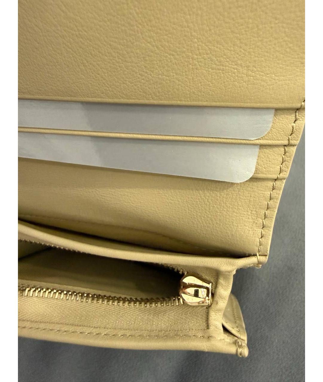 CHRISTIAN DIOR Бежевый кошелек из лакированной кожи, фото 6