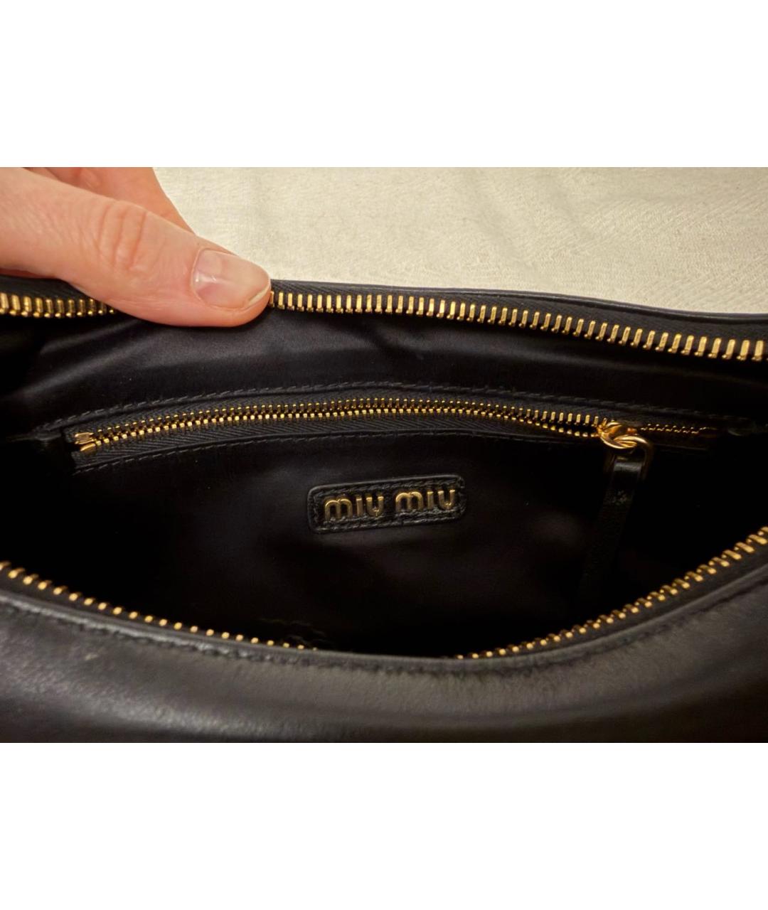 MIU MIU Черная кожаная сумка с короткими ручками, фото 4