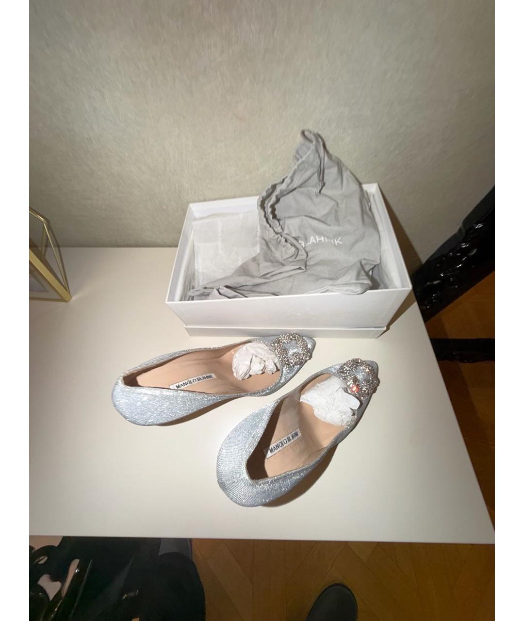 MANOLO BLAHNIK Серебряные текстильные туфли, фото 3