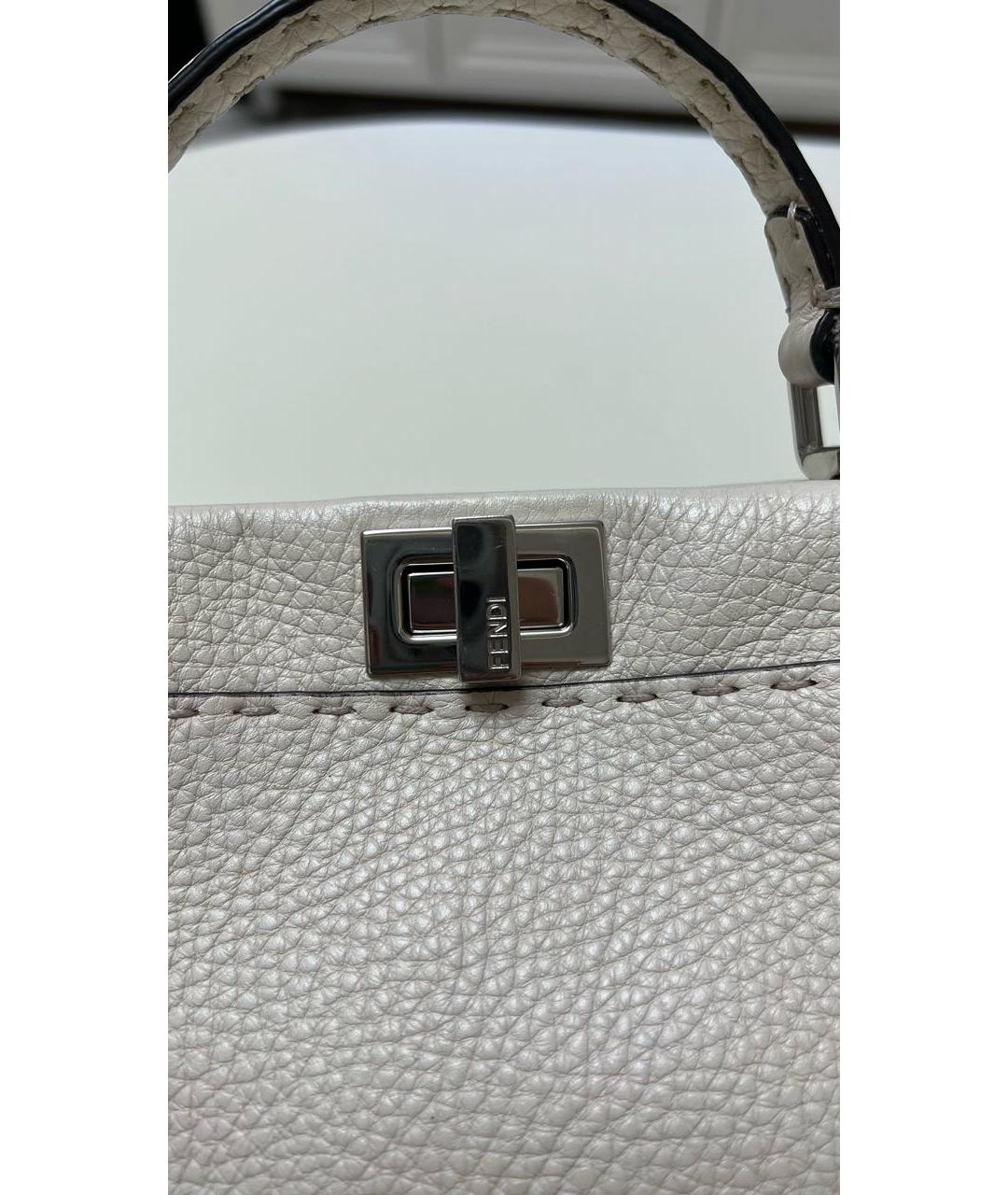FENDI Бежевая кожаная сумка с короткими ручками, фото 5