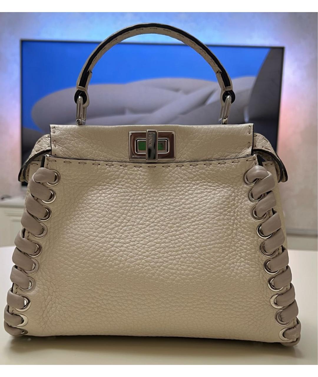 FENDI Бежевая кожаная сумка с короткими ручками, фото 8