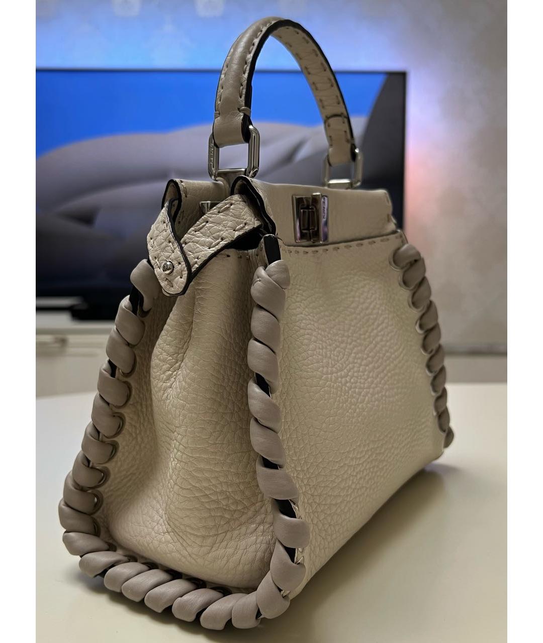 FENDI Бежевая кожаная сумка с короткими ручками, фото 2