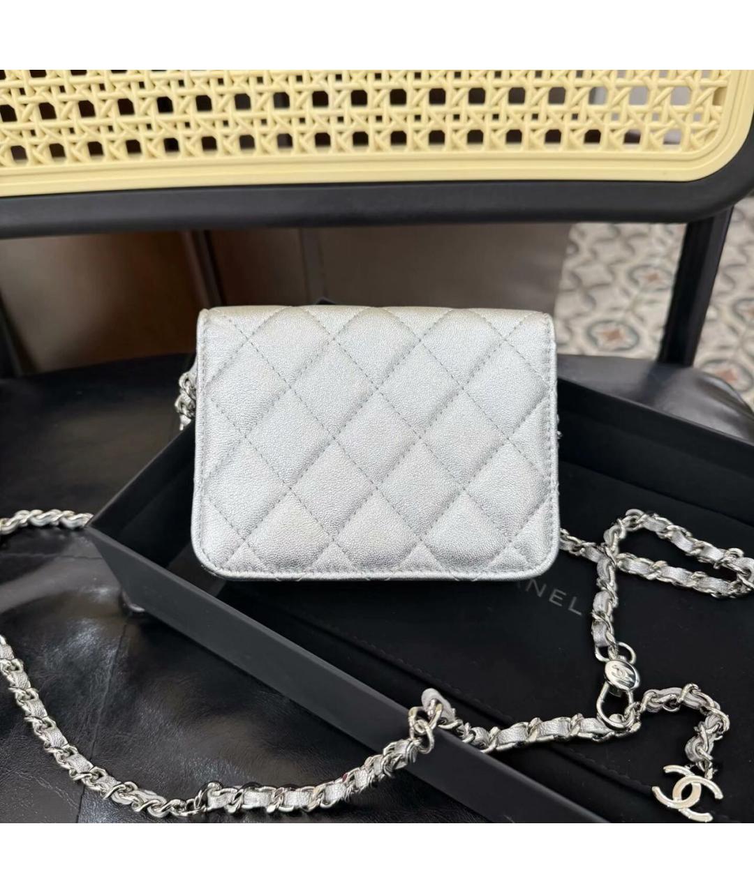 CHANEL Серебряная кожаная сумка через плечо, фото 3