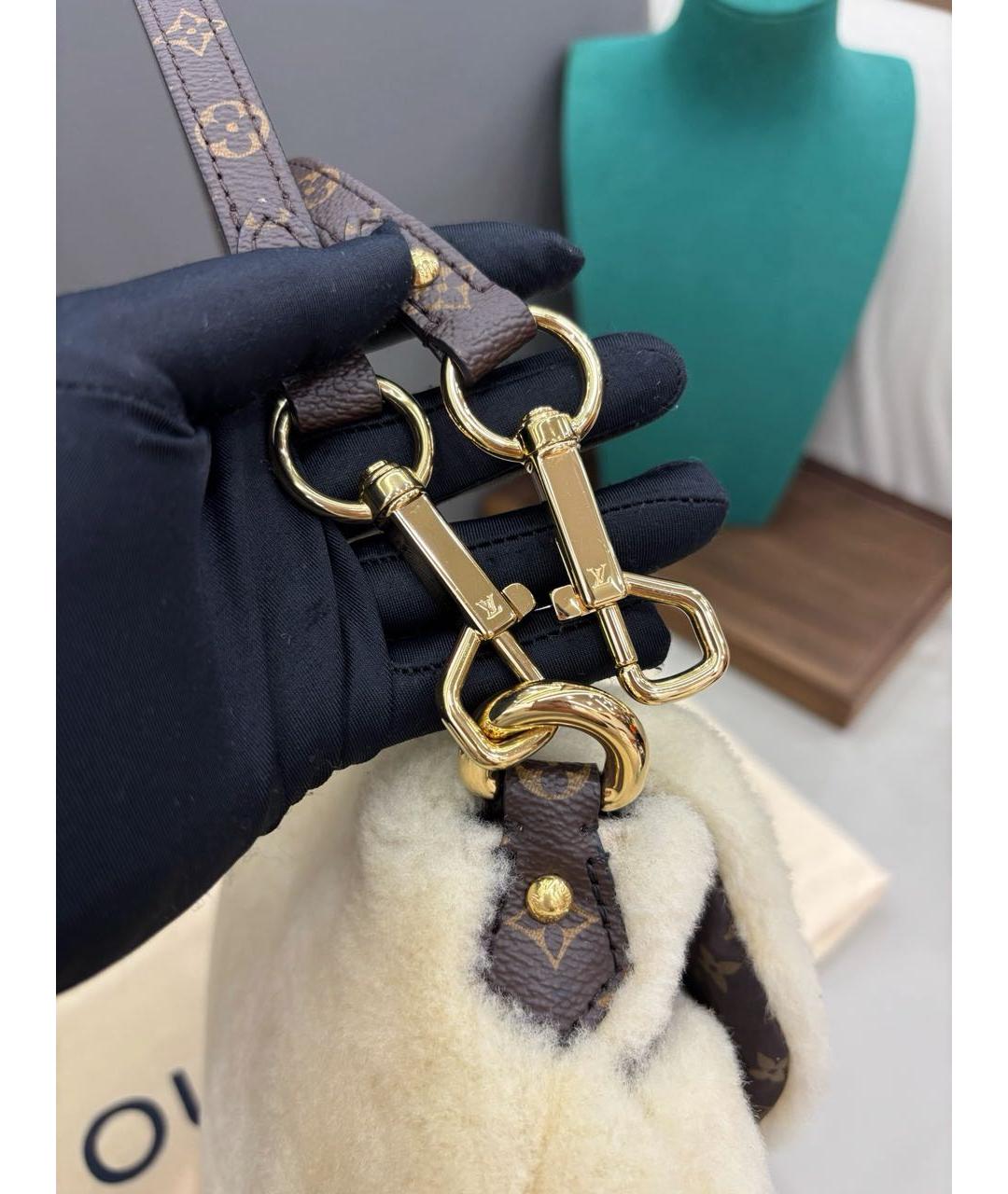 LOUIS VUITTON Белая меховая сумка через плечо, фото 8