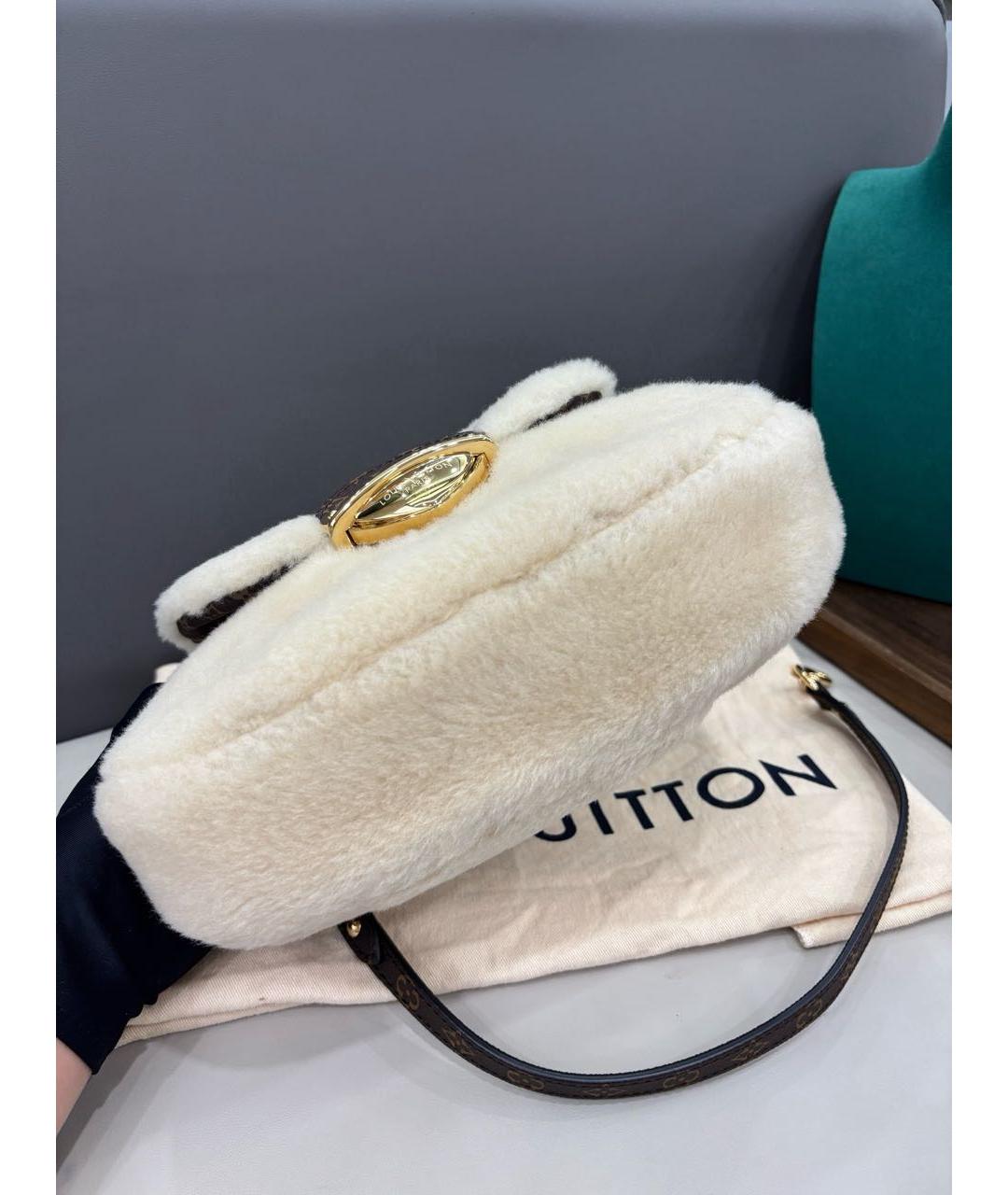 LOUIS VUITTON Белая меховая сумка через плечо, фото 6