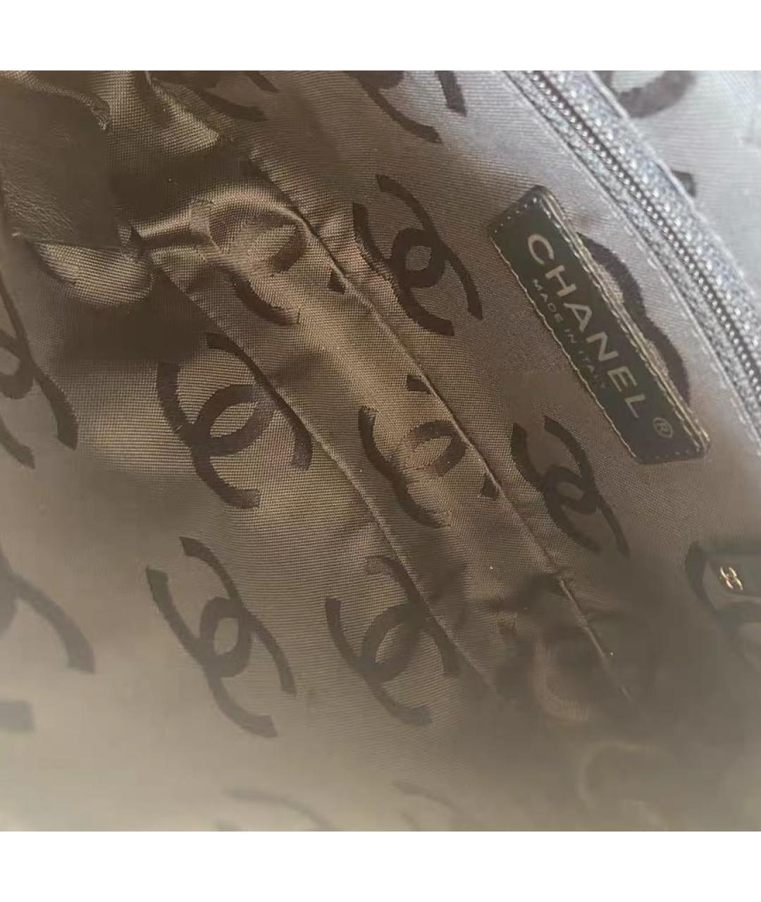 CHANEL Черная кожаная сумка с короткими ручками, фото 8