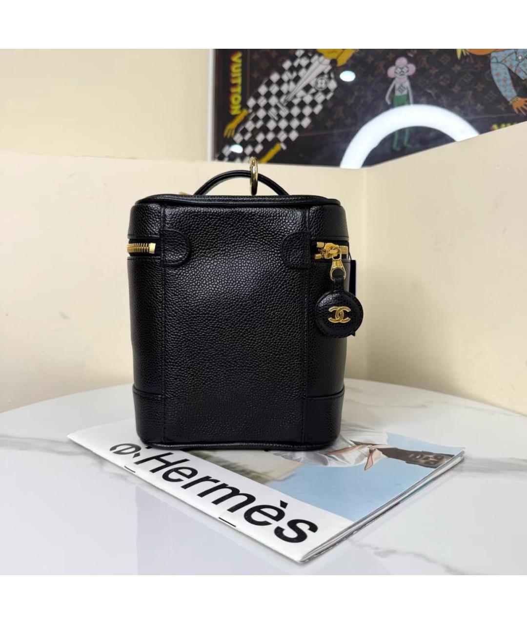 CHANEL Черная кожаная сумка с короткими ручками, фото 4