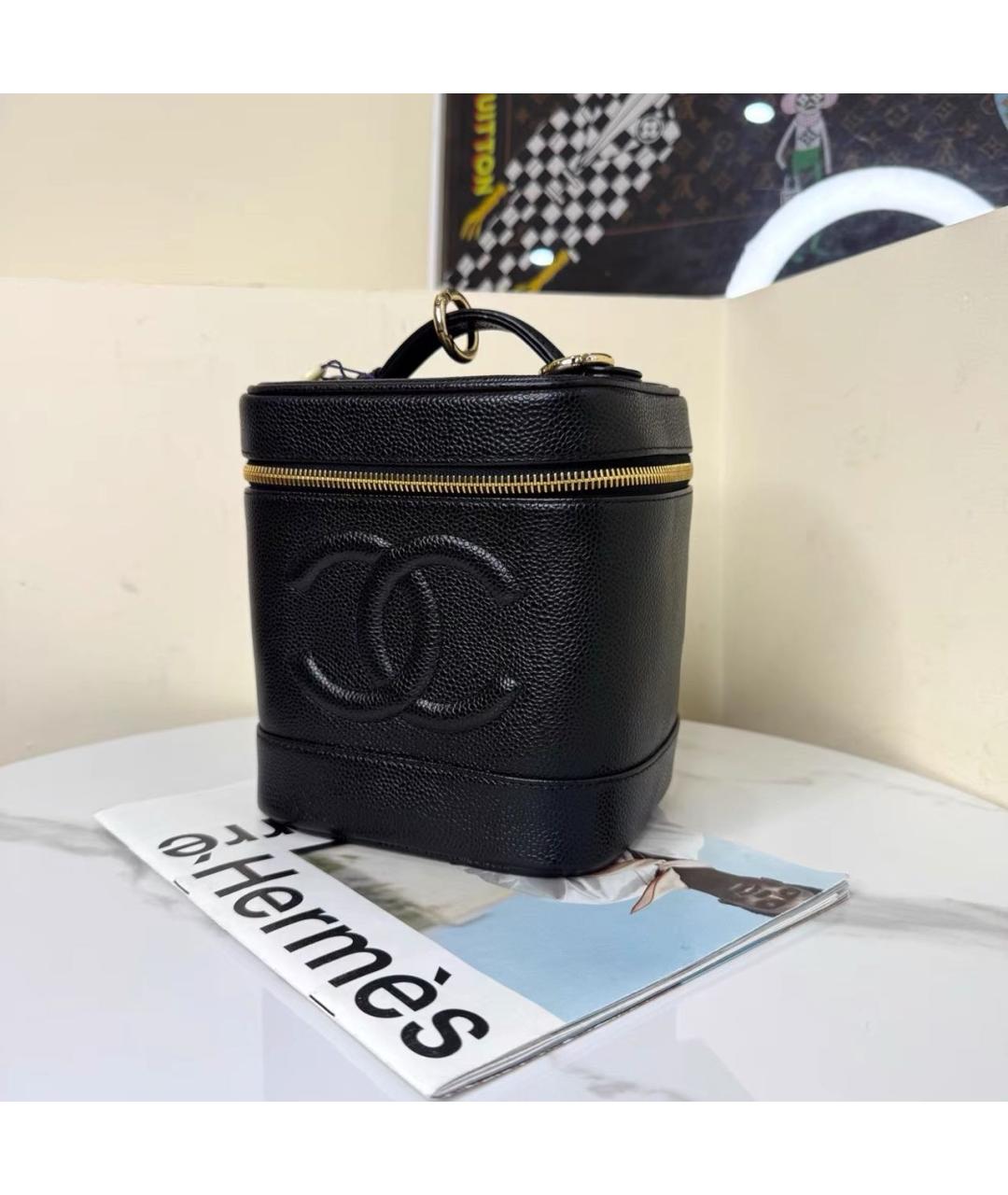 CHANEL Черная кожаная сумка с короткими ручками, фото 3