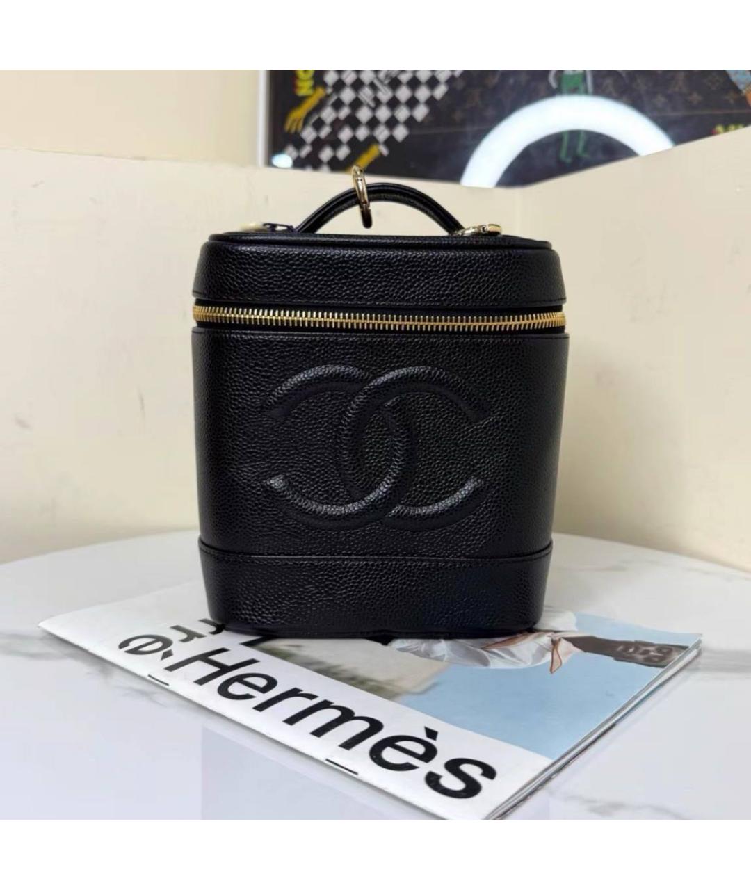 CHANEL Черная кожаная сумка с короткими ручками, фото 7