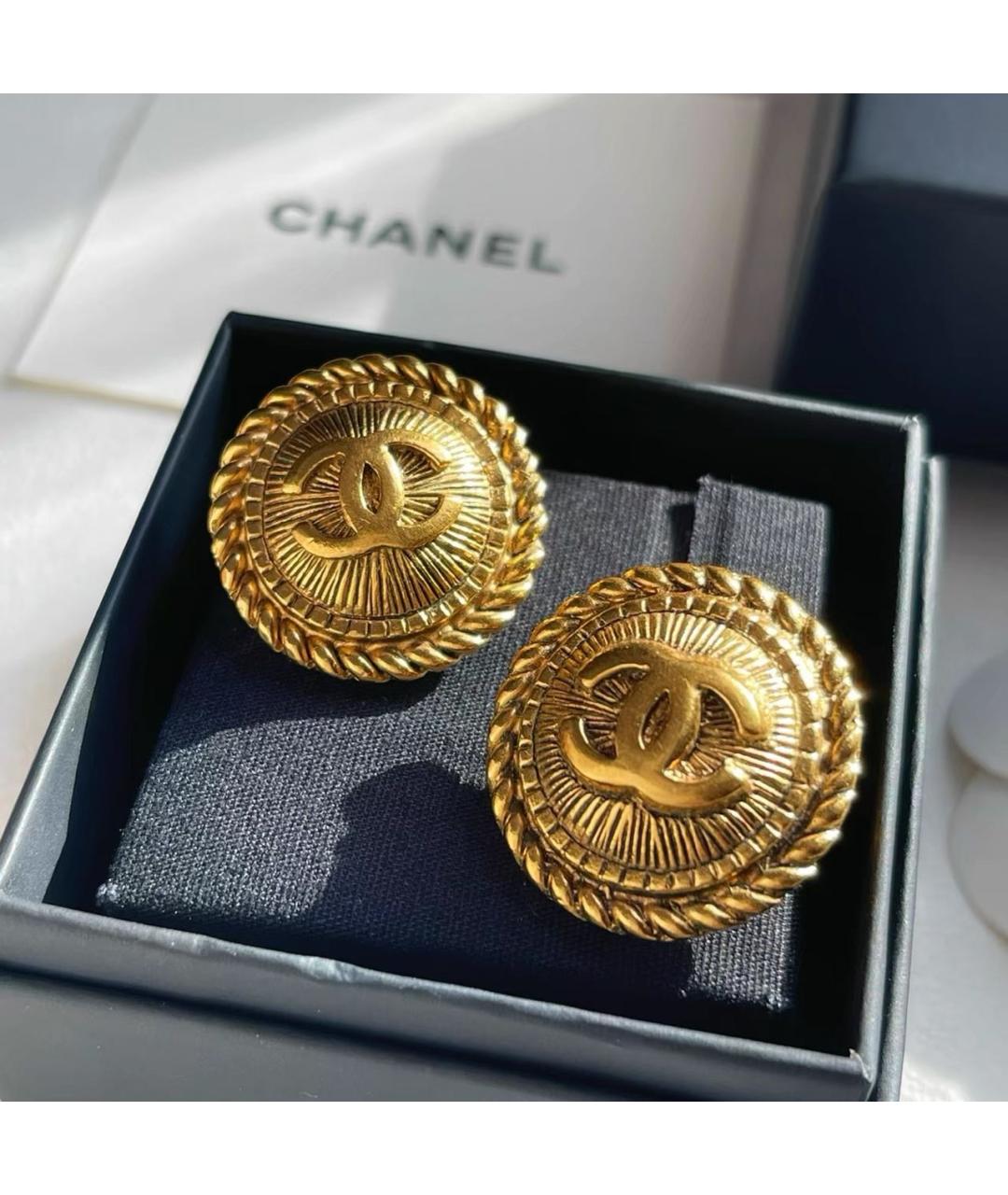 CHANEL Золотые клипсы, фото 2