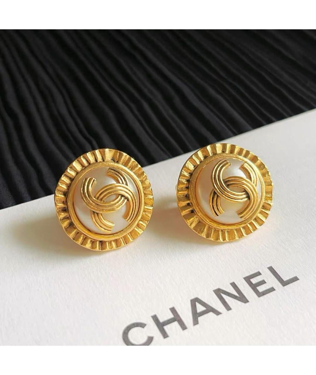 CHANEL Золотые клипсы, фото 3