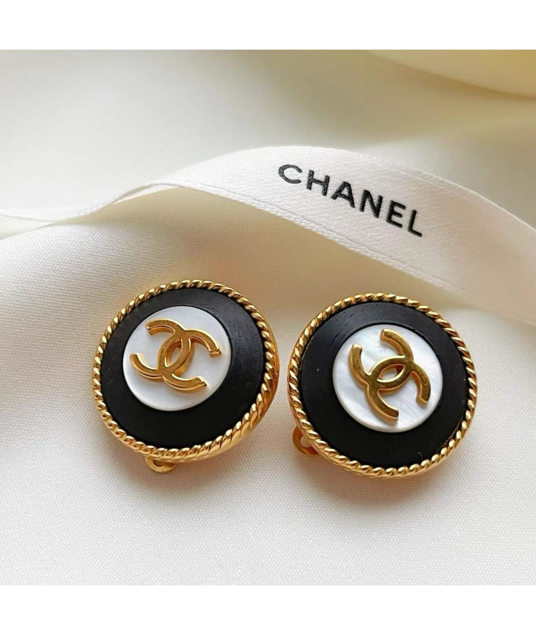 CHANEL Черные клипсы, фото 4