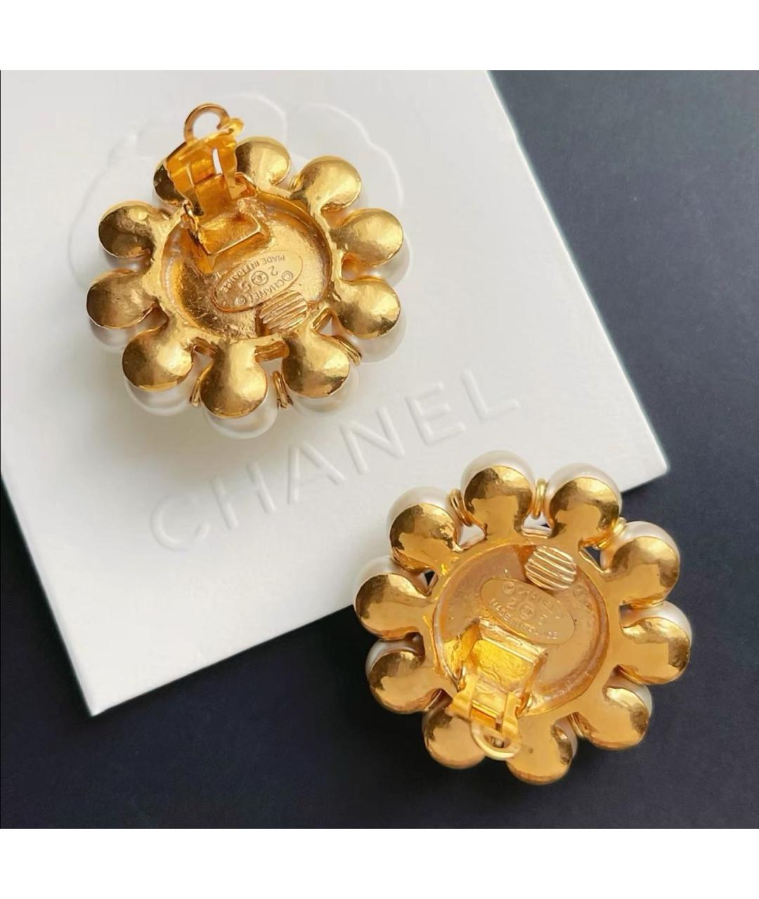 CHANEL Белые клипсы, фото 3