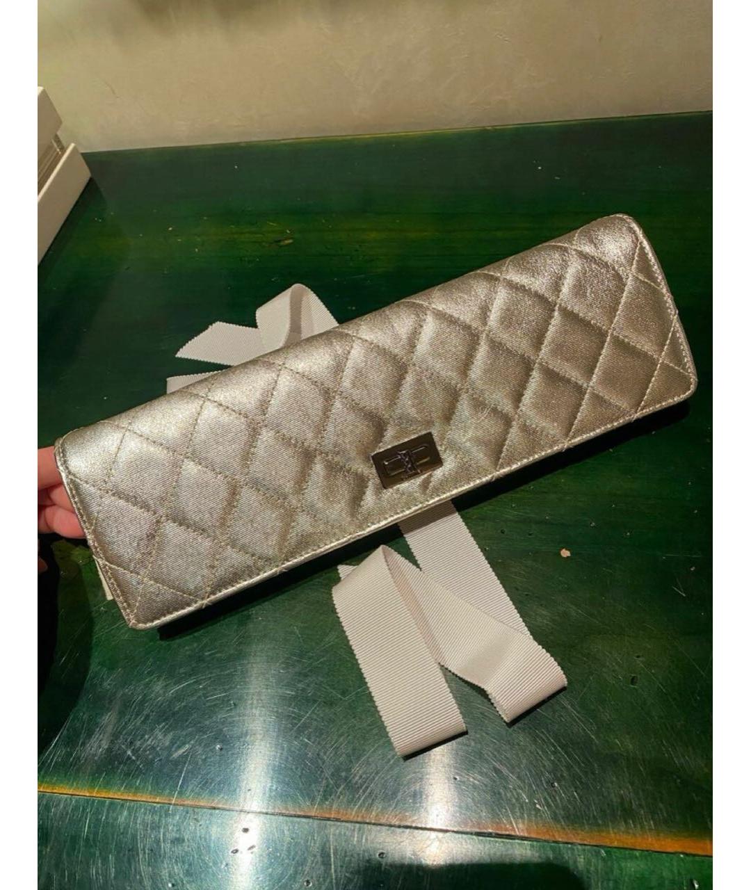 CHANEL Серебряная кожаная косметичка, фото 6