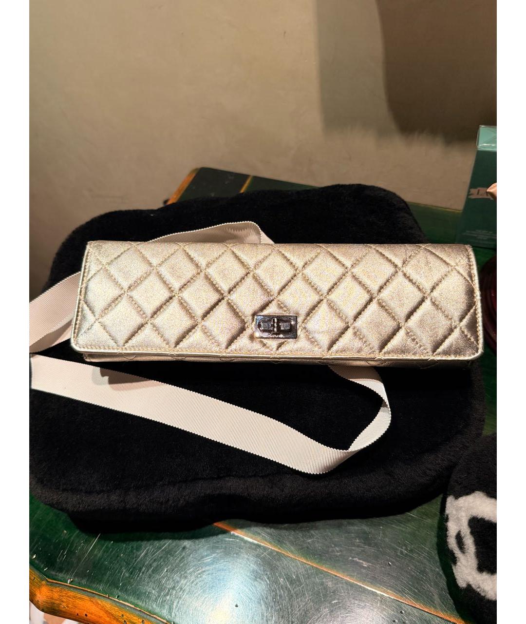 CHANEL Серебряная кожаная косметичка, фото 7