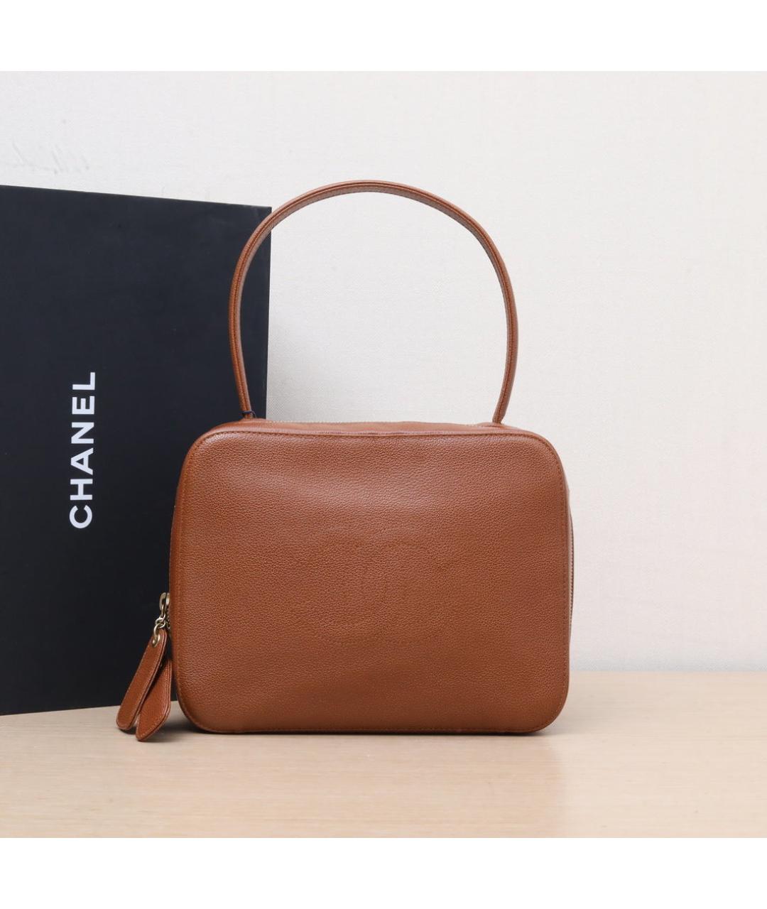 CHANEL Коричневая кожаная сумка с короткими ручками, фото 2