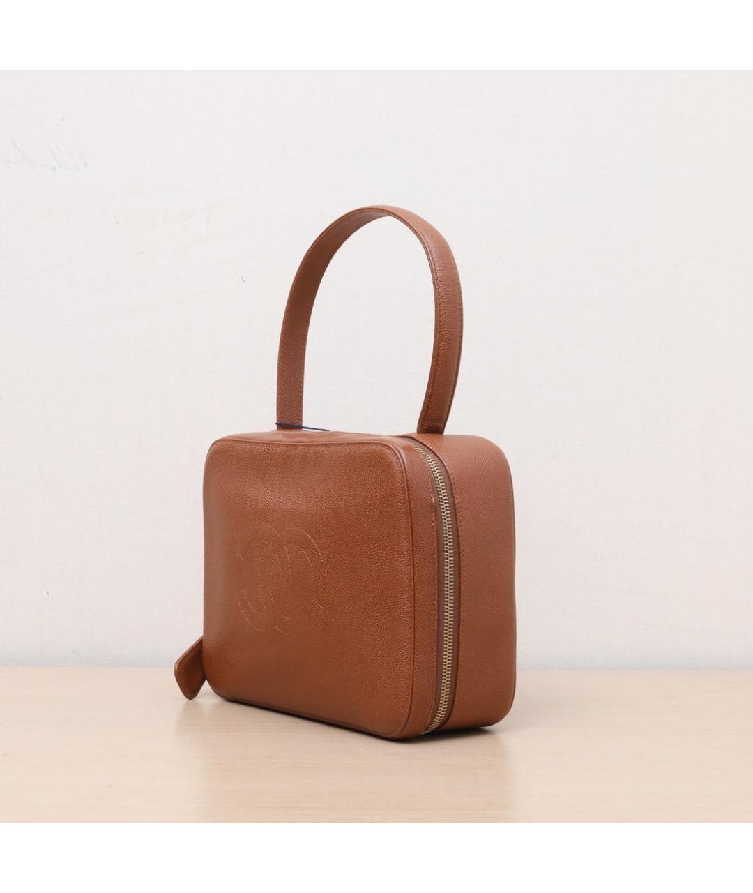 CHANEL Коричневая кожаная сумка с короткими ручками, фото 4