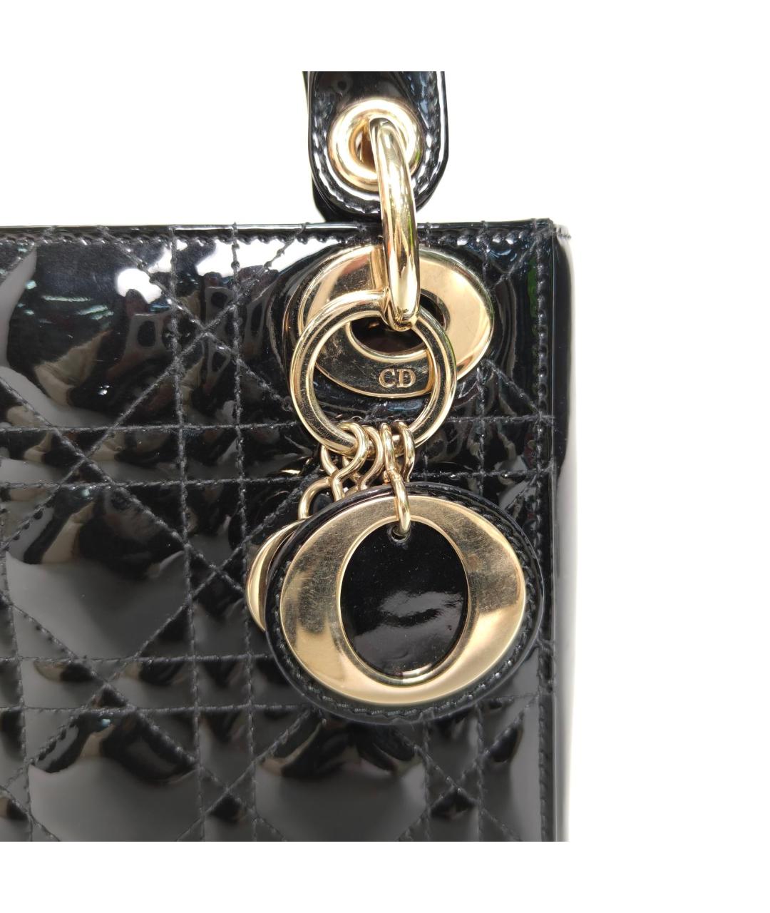 CHRISTIAN DIOR Черная сумка с короткими ручками из лакированной кожи, фото 7