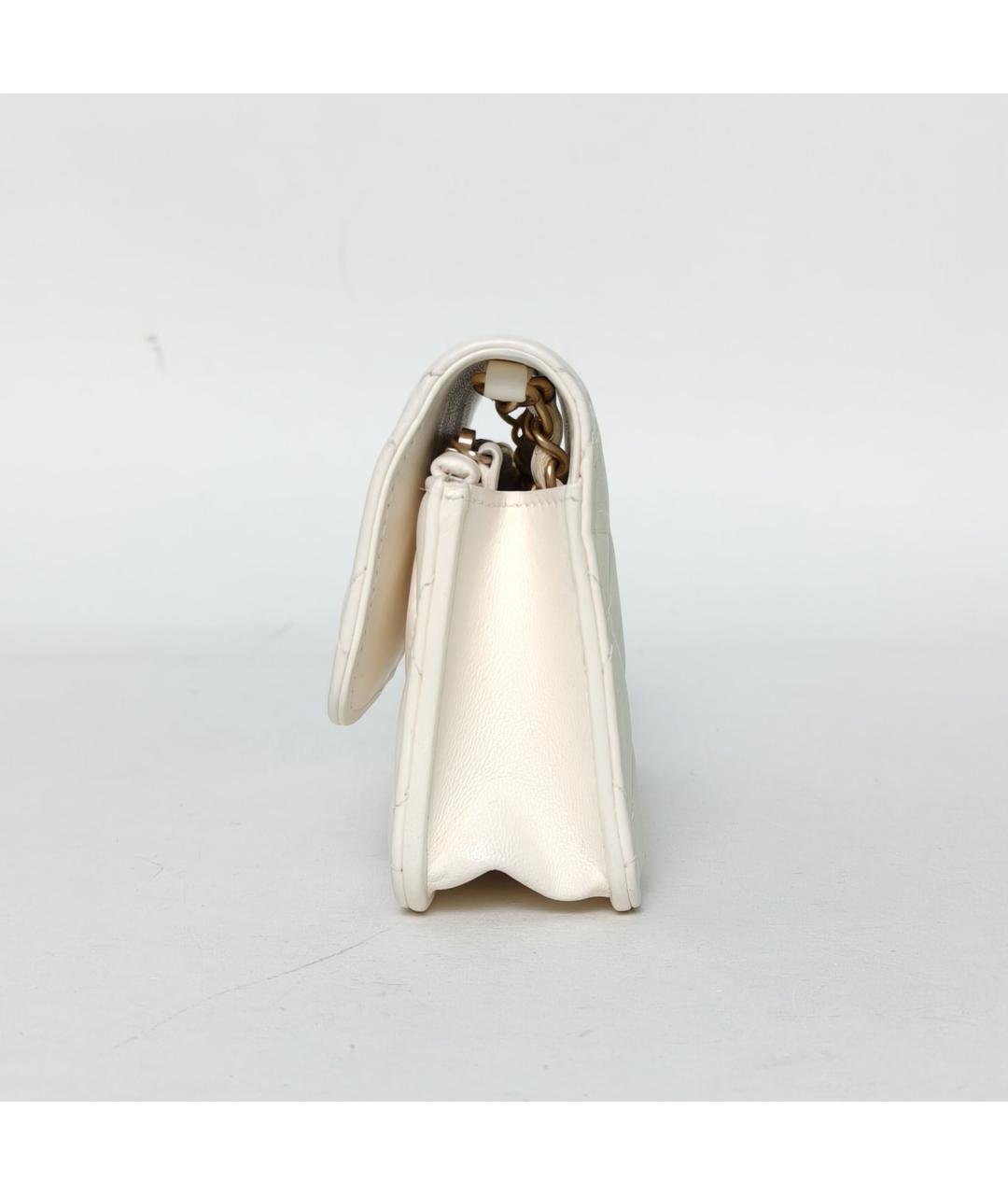 CHANEL Белая кожаная сумка через плечо, фото 3