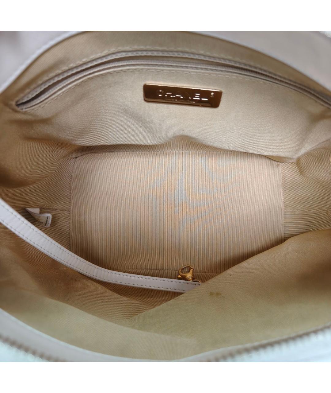 CHANEL Белая кожаная сумка через плечо, фото 7