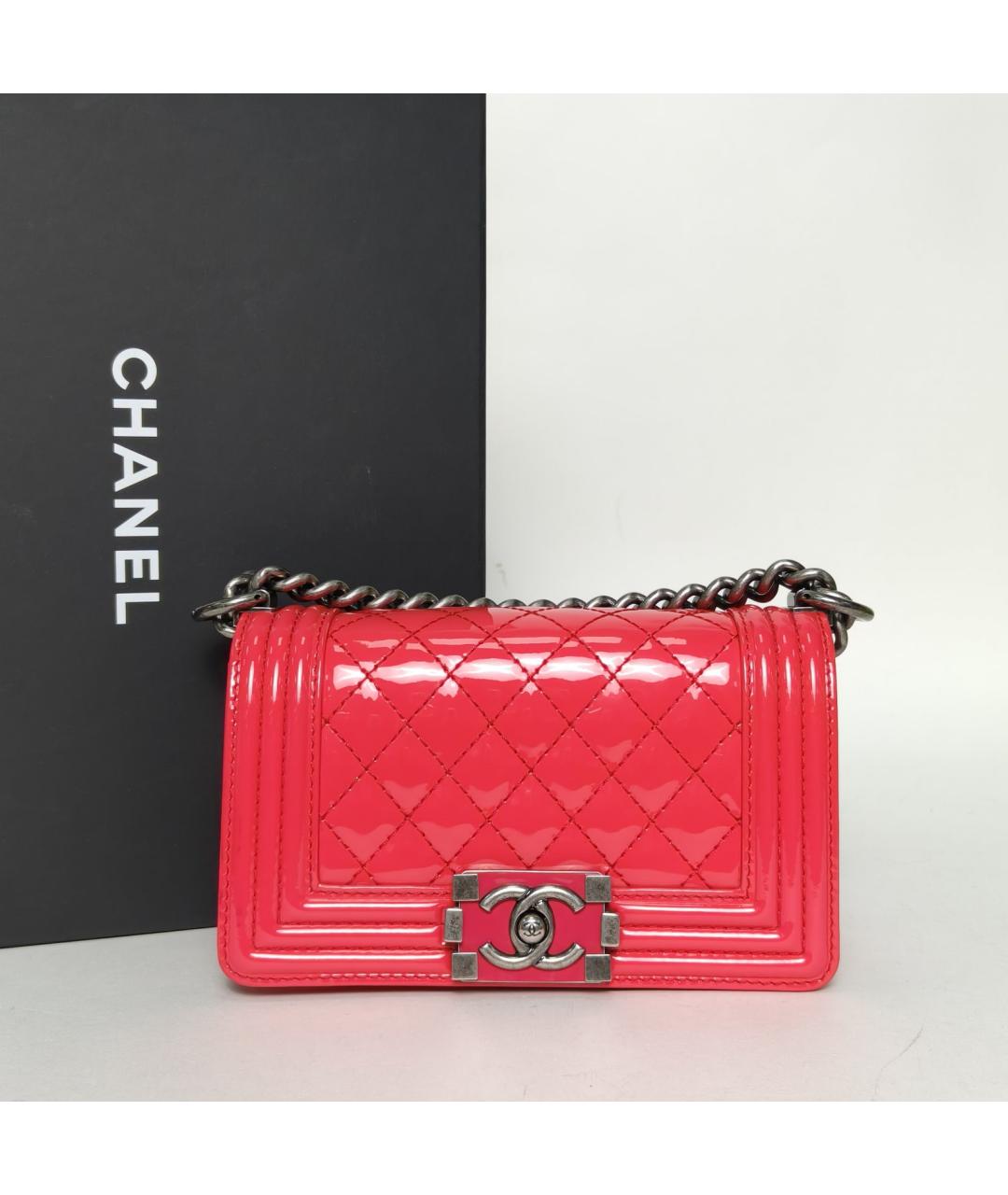 CHANEL Красная сумка через плечо из лакированной кожи, фото 9