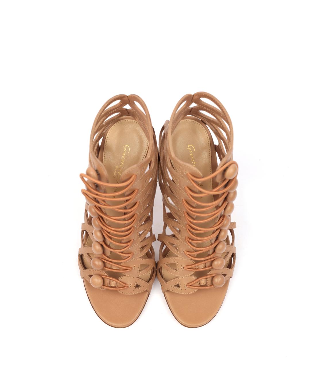 GIANVITO ROSSI Бежевые кожаные босоножки, фото 4