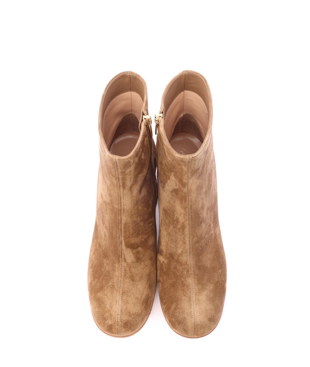 GIANVITO ROSSI Бежевые замшевые ботильоны, фото 4