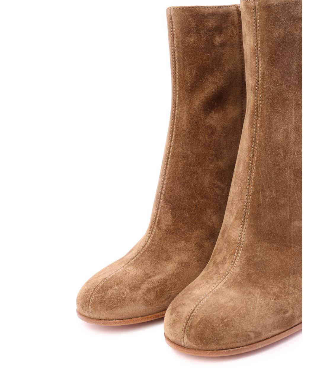 GIANVITO ROSSI Бежевые замшевые ботильоны, фото 6