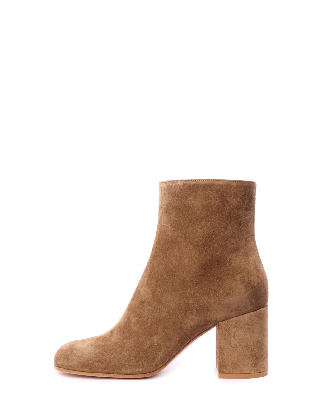 GIANVITO ROSSI Бежевые замшевые ботильоны, фото 8