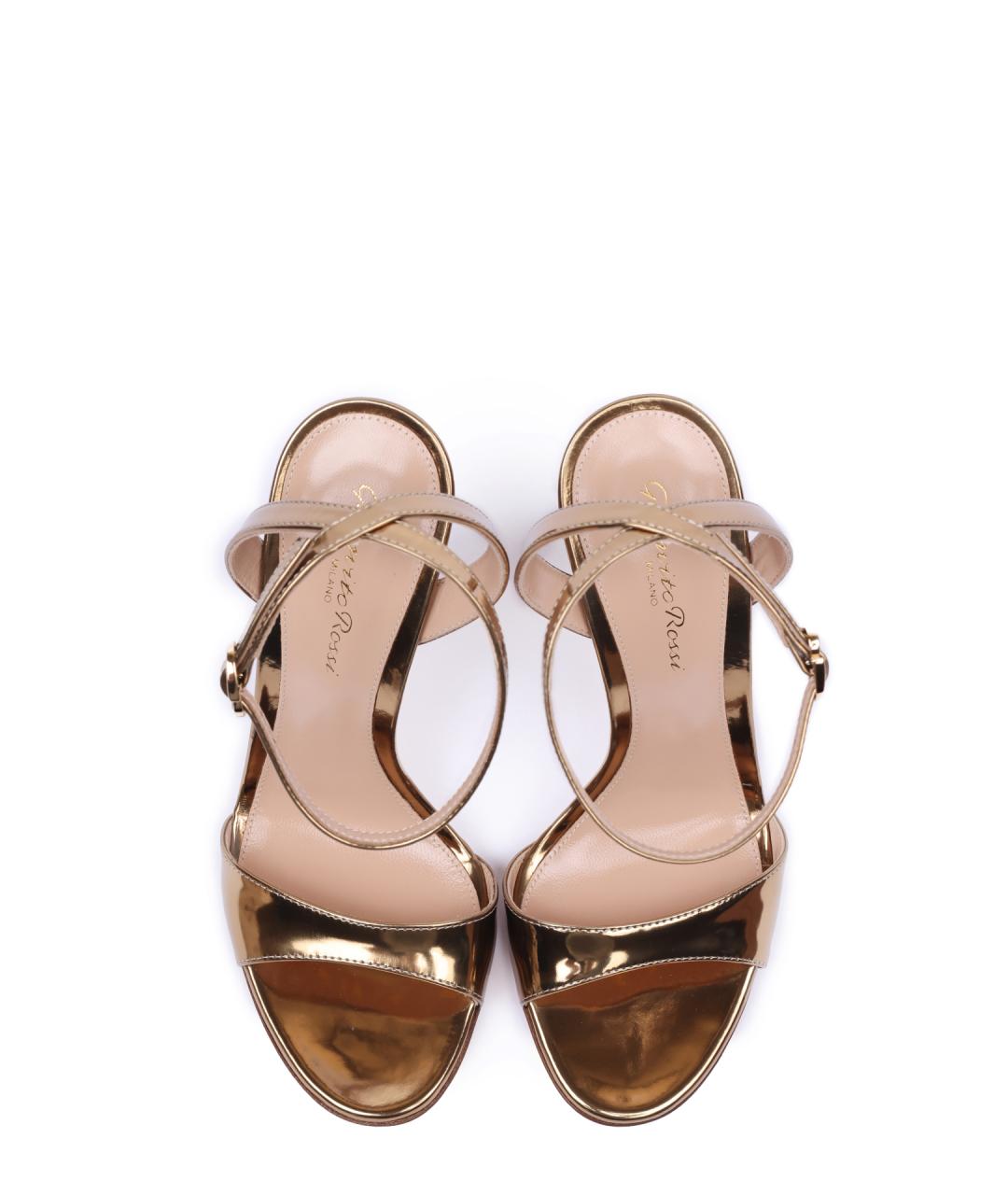 GIANVITO ROSSI Золотые босоножки из лакированной кожи, фото 4