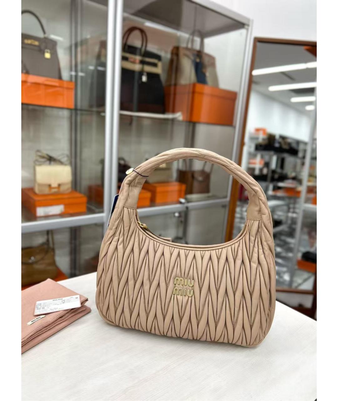 MIU MIU Бежевая кожаная сумка с короткими ручками, фото 4