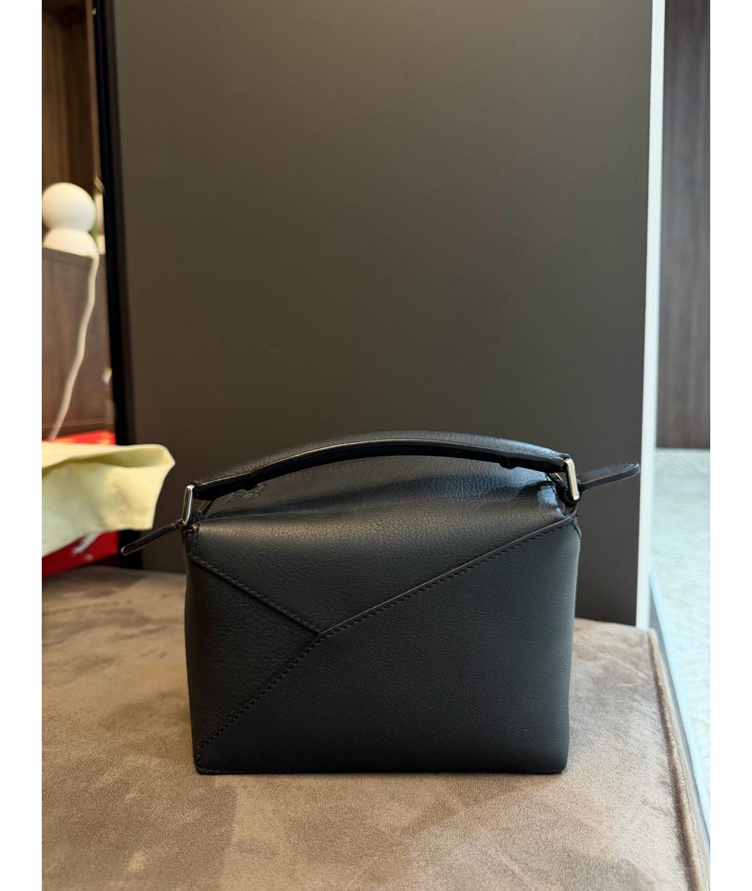 LOEWE Черная кожаная сумка с короткими ручками, фото 3