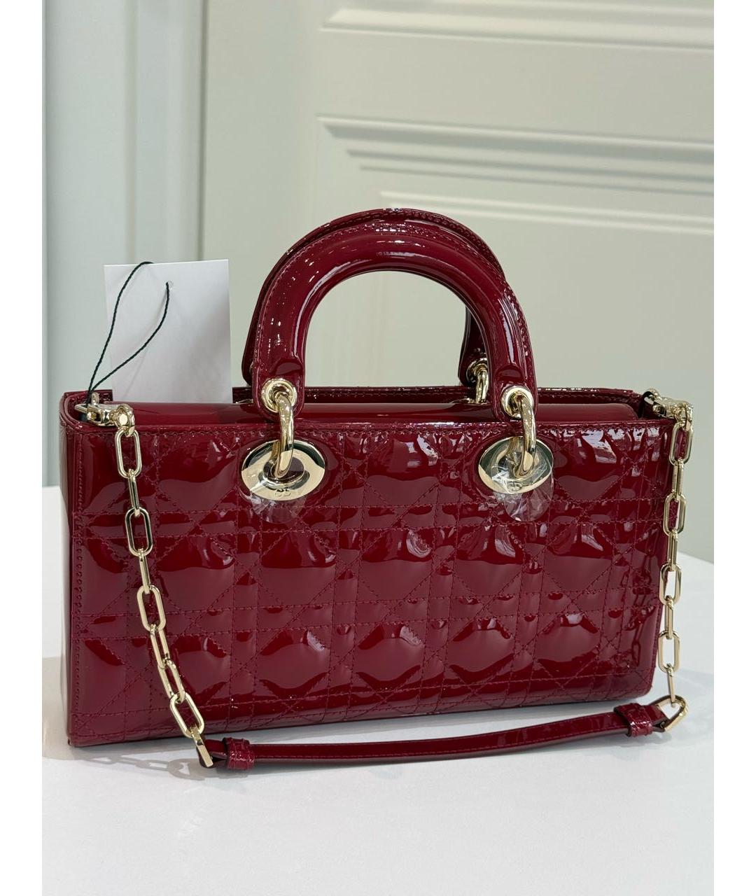 CHRISTIAN DIOR Красная сумка с короткими ручками из лакированной кожи, фото 2