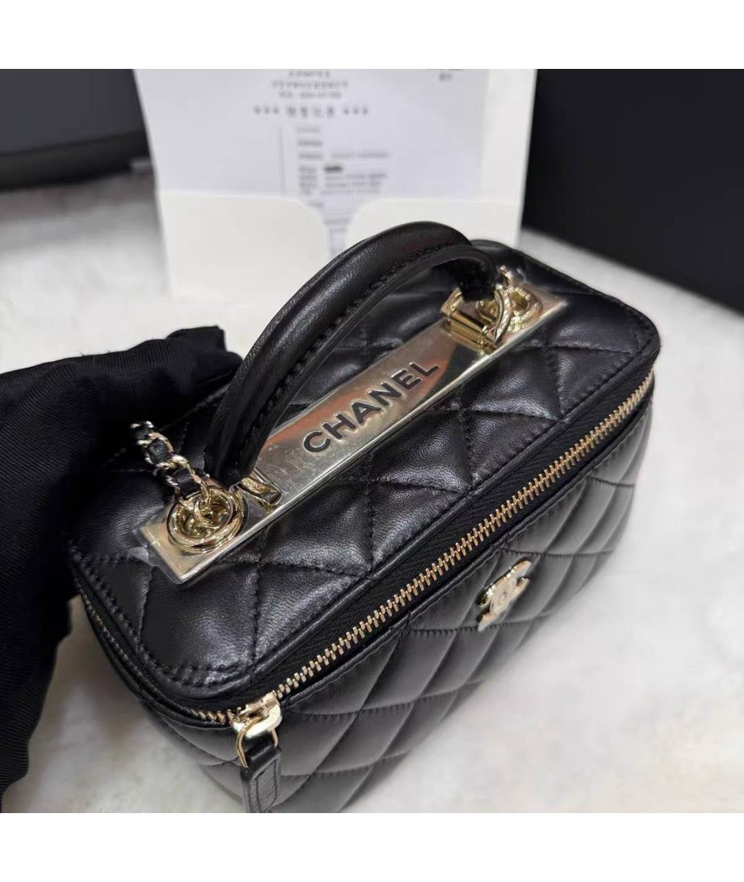 CHANEL Черная кожаная сумка с короткими ручками, фото 1