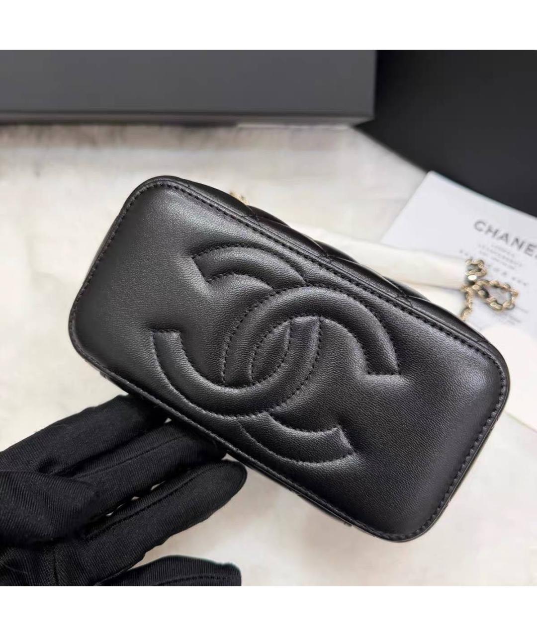 CHANEL Черная кожаная сумка с короткими ручками, фото 3