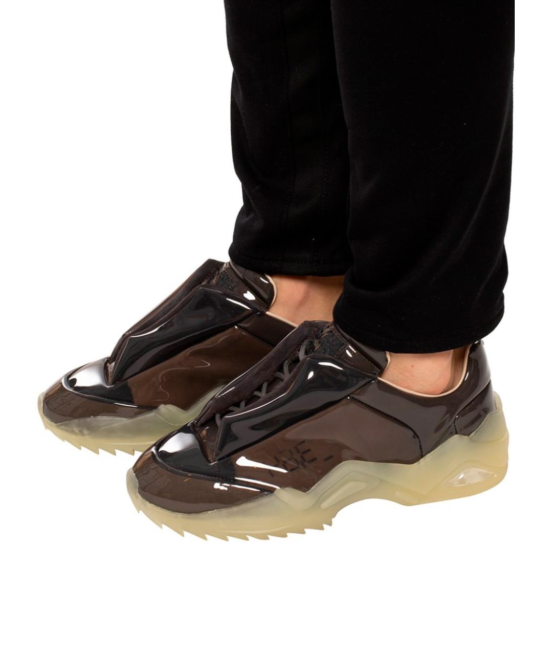 MAISON MARGIELA Коричневые низкие кроссовки / кеды из лакированной кожи, фото 3