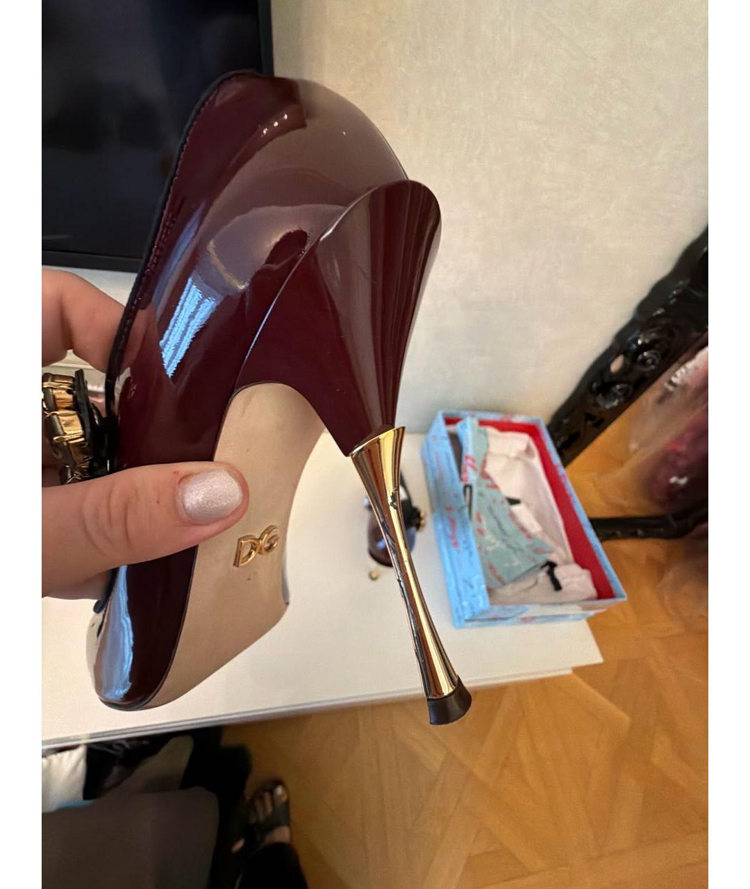 DOLCE&GABBANA Бордовые туфли из лакированной кожи, фото 5