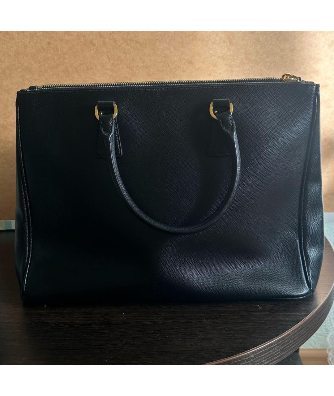 PRADA Черная кожаная сумка с короткими ручками, фото 2