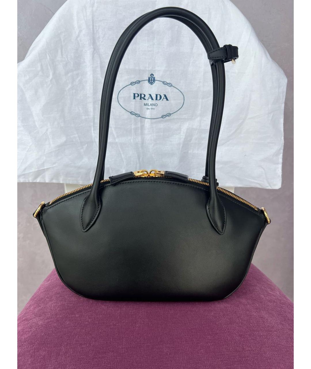 PRADA Черная кожаная сумка с короткими ручками, фото 3