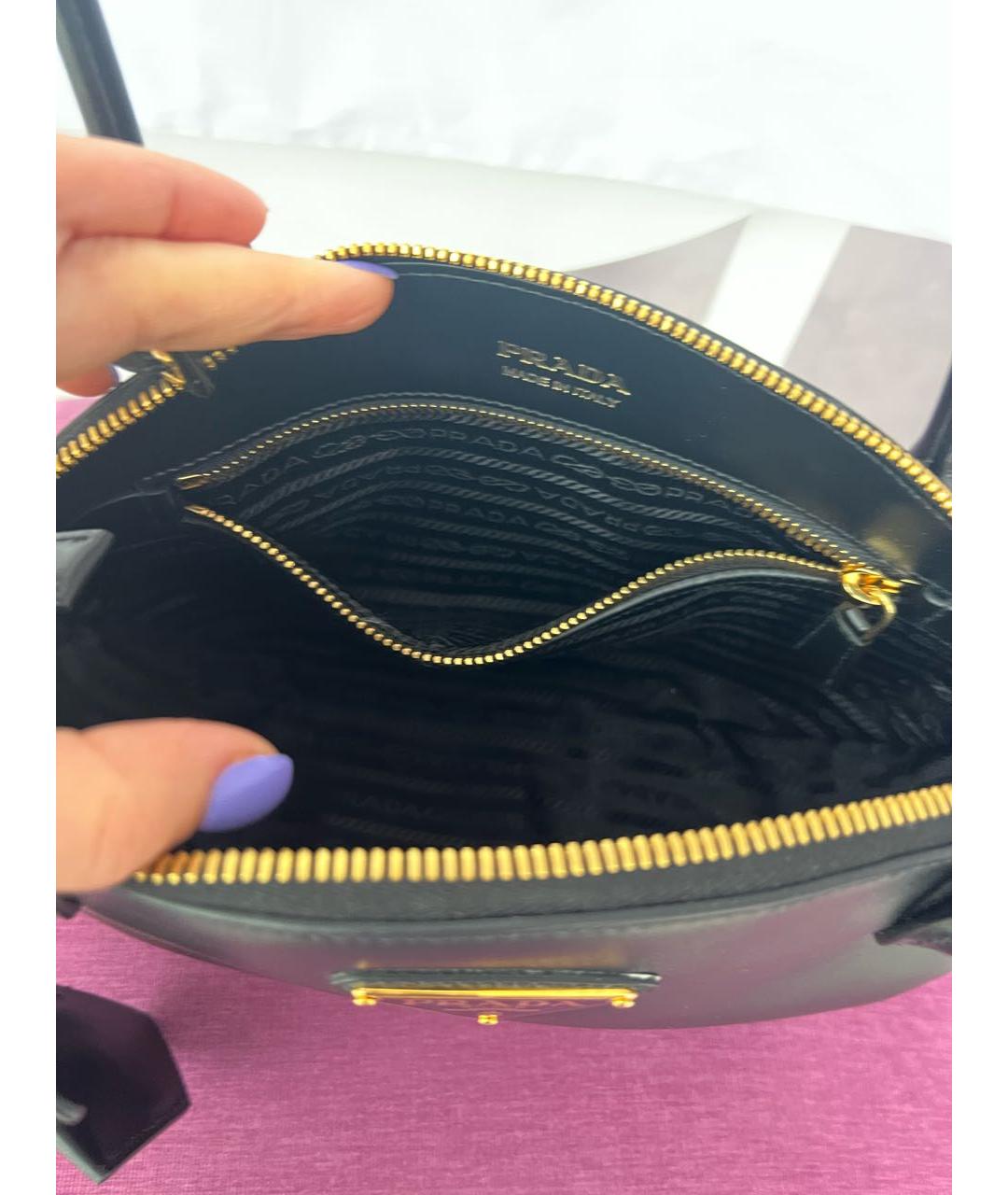 PRADA Черная кожаная сумка с короткими ручками, фото 4