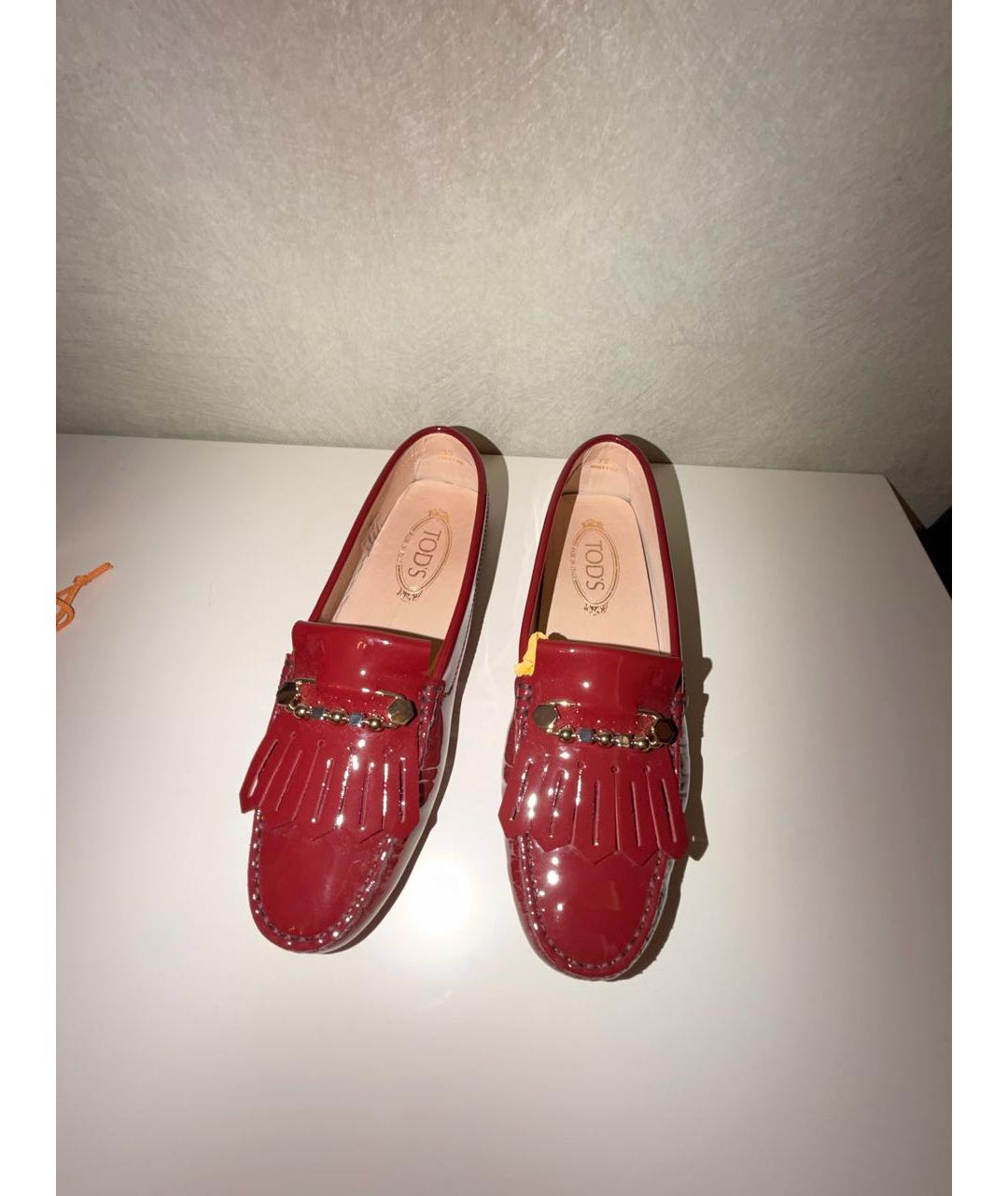 TOD'S Бордовые мокасины из лакированной кожи, фото 2