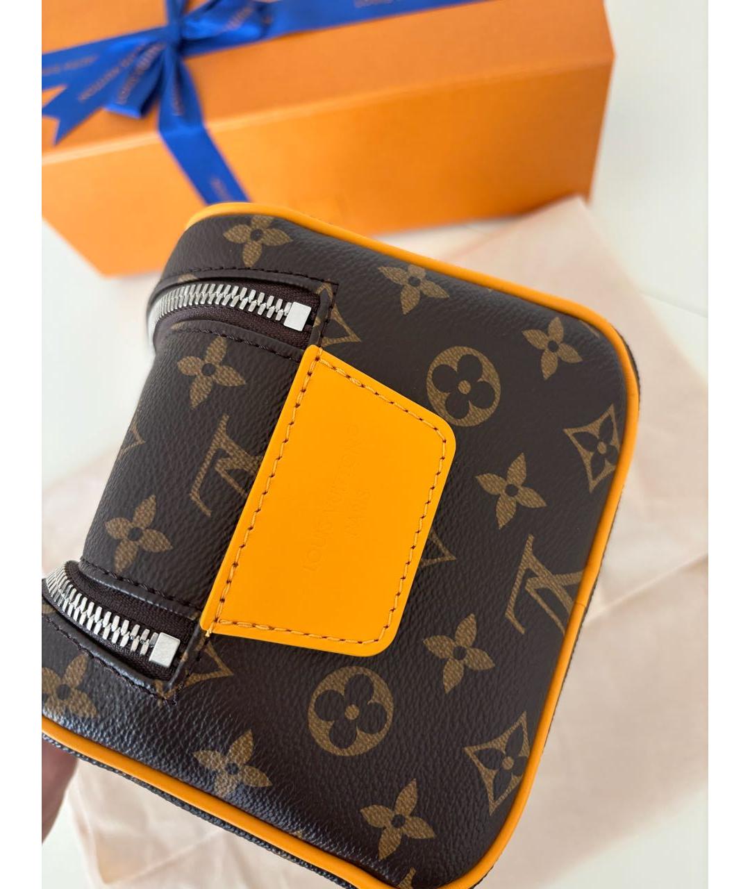 LOUIS VUITTON Коричневая косметичка, фото 5